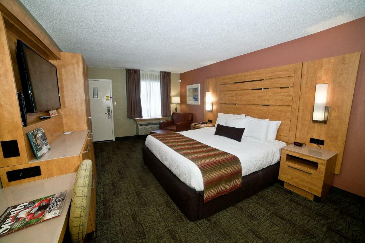 Desoto Beach Hotel Tybee Island Exterior photo